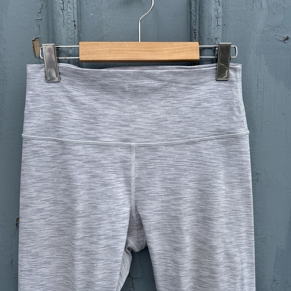 Lululemon crop wunder under, size 8 - Picture 5 of 10